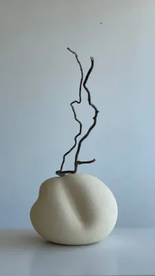 Ваза двостороння світла шамот 18,5х18х15см.