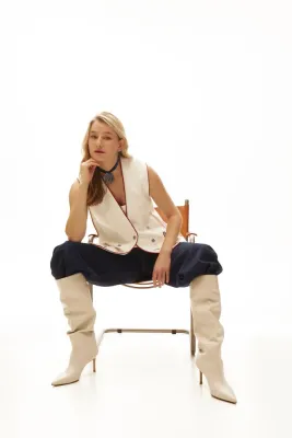 Безрукавка "Квіти на білому"