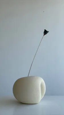 Ваза двостороння світла шамот 18,5х18х15см.