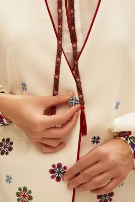 Безрукавка "Квіти на білому"