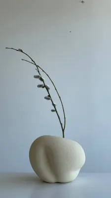 Ваза двостороння світла шамот 18,5х18х15см.