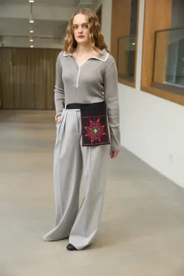 Фартух з кишенею чорний