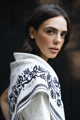 Хустина "Вибійка молочна" 93*93 см