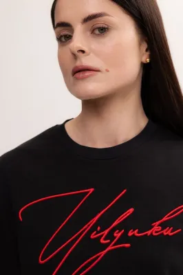 Футболка "Цілунки" чорна