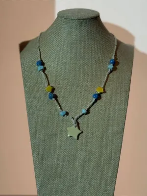 Намисто з плетінням "Жовта зірочка"