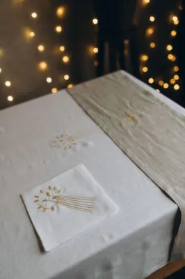 Скатертина, нефарбований льон, 140х220 см, колекція "Скоро світло"