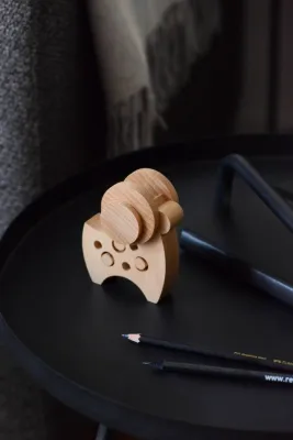 Дерев'яна фігурка баранчика