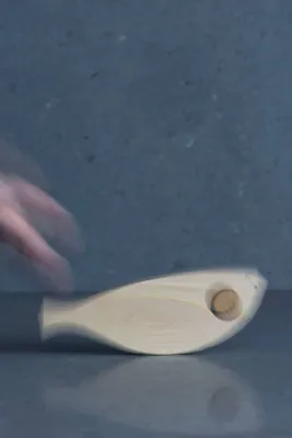 Дерев'яна фігурка рибки 