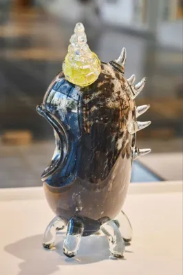 "Ласун", гутне скло, оброблене солями металів