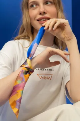 Хустина шовк "Відбудова" 65*65 см