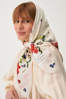 Хустина "Ягідна" 70*70