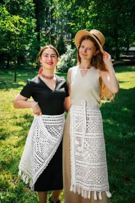 VBRANI Запаска з китицями біла