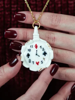 Декоративна порцелянова прикраса "Годинник" на золотому ланцюжку