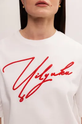 Футболка "Цілунки" молочна