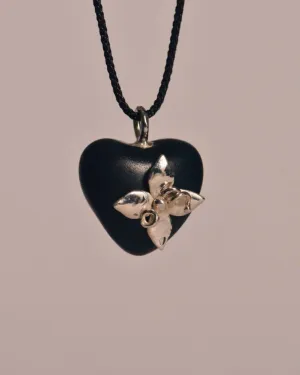 Підвіска серце з квіткою