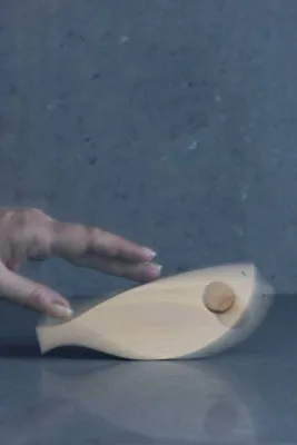 Дерев'яна фігурка рибки 