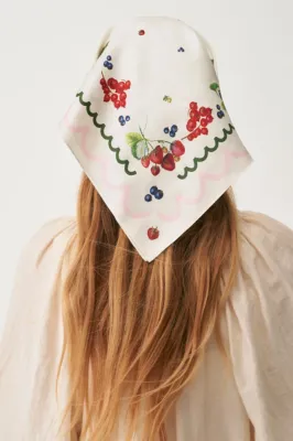 Хустина "Ягідна" 70*70