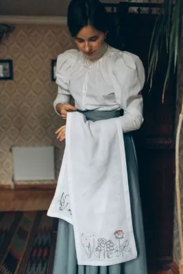 Доріжка на стіл, білий льон, 30х140 см, вишивка квіти