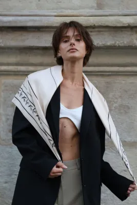 Хустина "Ластівки" беж 70*70 см