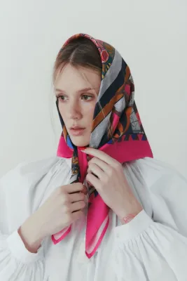 Хустка "Повернувся модерністом" М