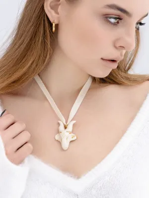 Декоративна керамічна прикраса "Кізонька біла з позолотою" 