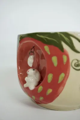 Горнятко "Полуничний зайчик"