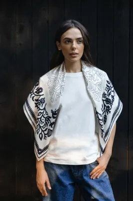 Хустина "Вибійка молочна" 70*70 см